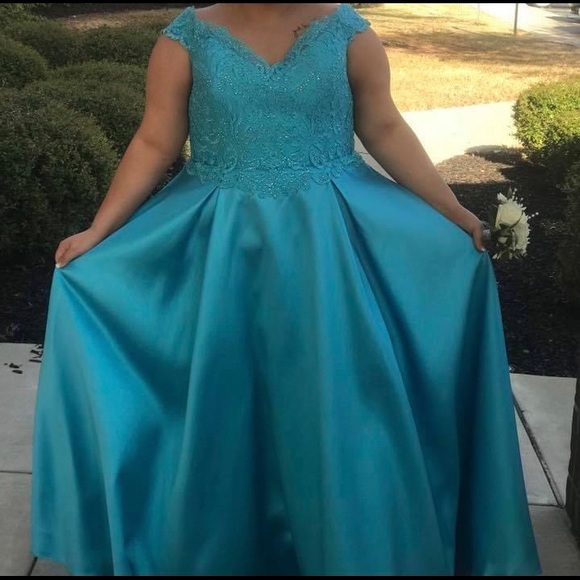 Prom Dress!! - Picture 5 of 5